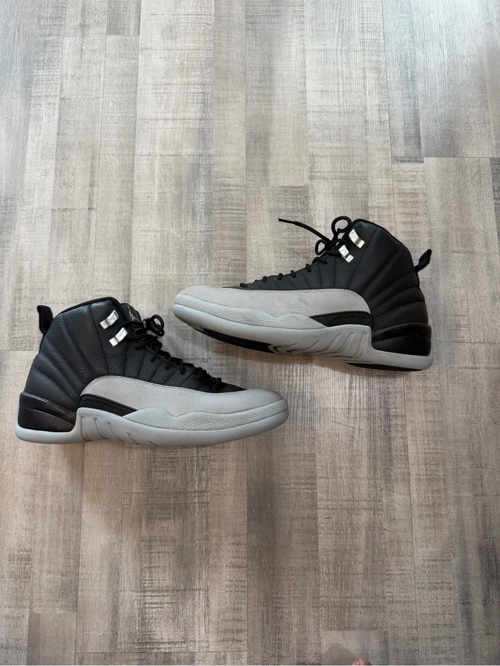 Air Jordan 12 Retro Barons Mens Size 9.5 Black Wolf Grey CT8013-010 Sneakers